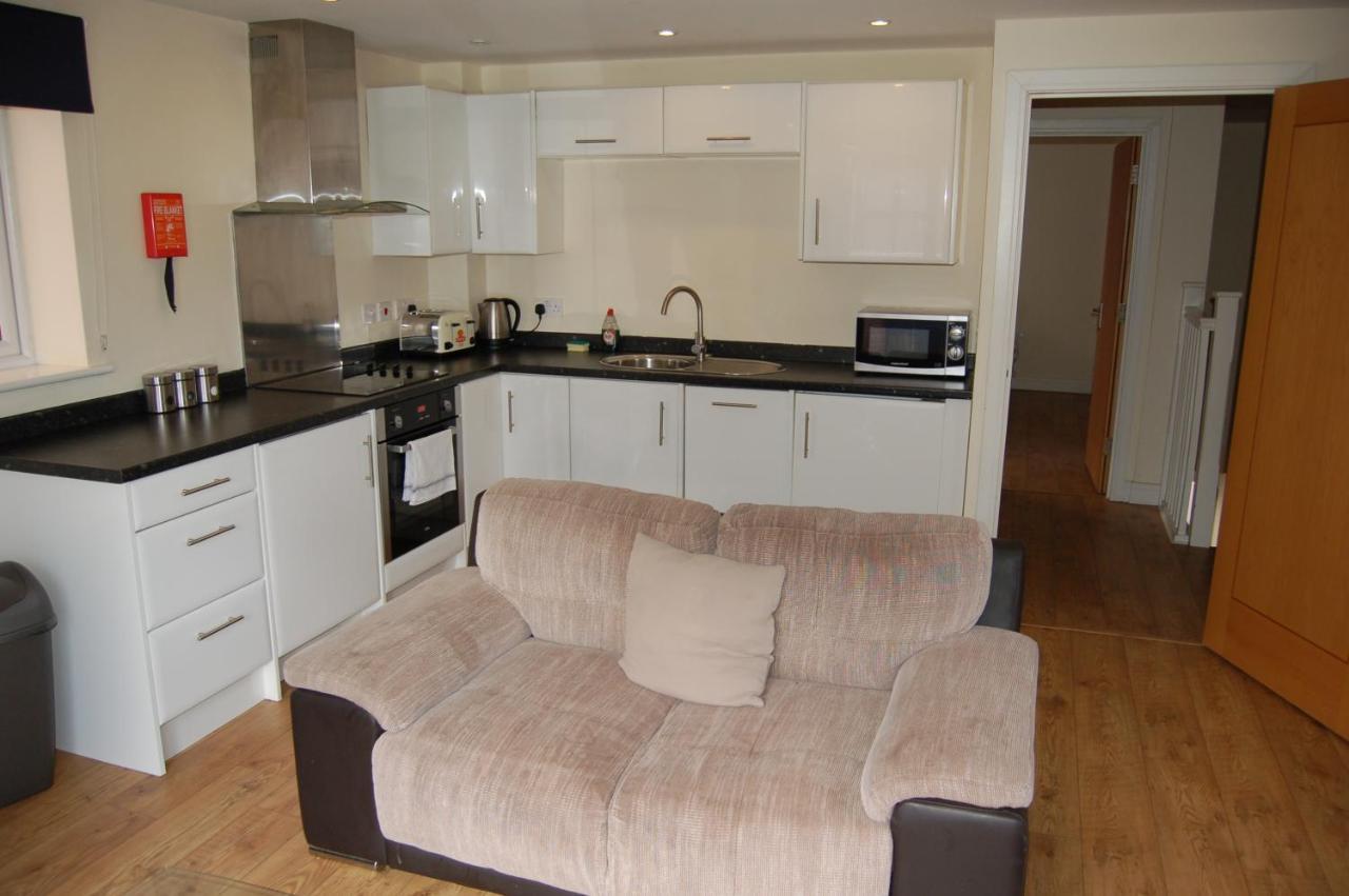 Apartament Saracens Courtyard By Swa Cheltenham Zewnętrze zdjęcie